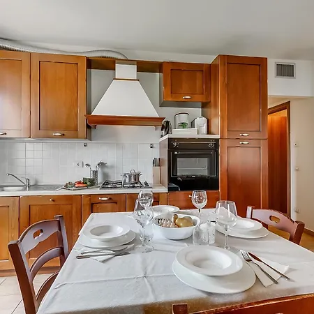 Farm stay Cascina Crocelle With View And Shared Pool Padenghe sul Garda