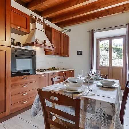 Cascina Crocelle With View And Shared Pool Farm stay Padenghe sul Garda