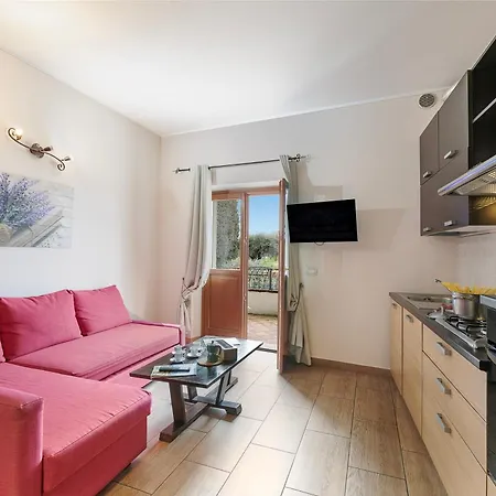 Cascina Crocelle With View And Shared Pool Farm stay Padenghe sul Garda