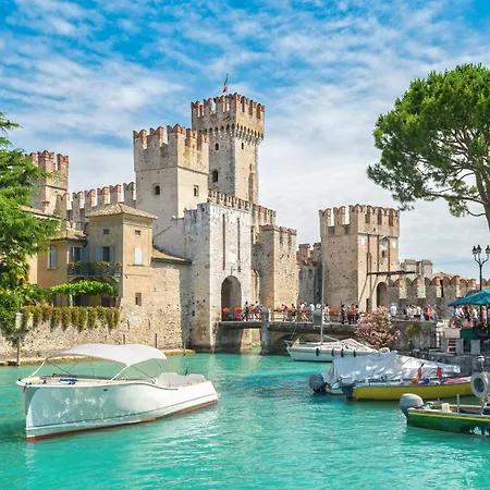 Cascina Crocelle - View And Heated Pool * Padenghe sul Garda