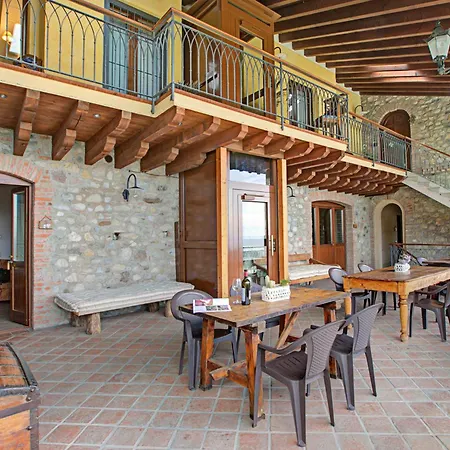 Farm stay Cascina Crocelle With View And Shared Pool