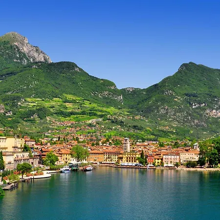 Cascina Crocelle With View And Shared Pool * Padenghe sul Garda