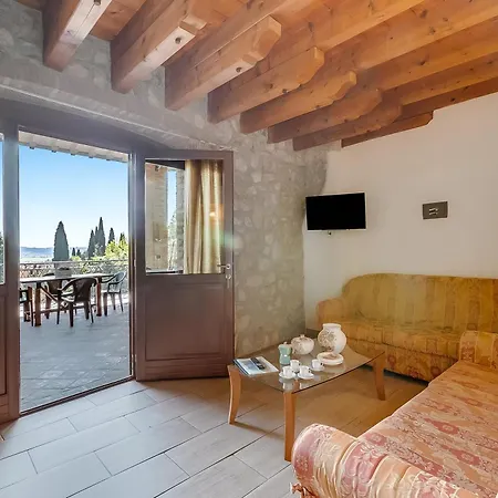 Cascina Crocelle With View And Shared Pool *