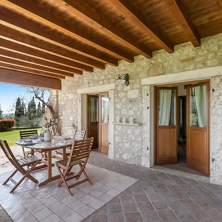 Cascina Crocelle With View And Shared Pool * Padenghe sul Garda