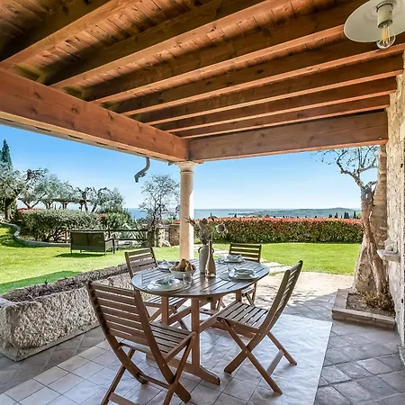 Cascina Crocelle With View And Shared Pool Farm stay