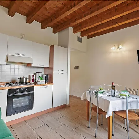Farma Cascina Crocelle - View And Heated Pool Padenghe sul Garda