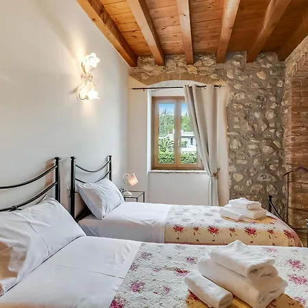 Farma Cascina Crocelle - View And Heated Pool Padenghe sul Garda