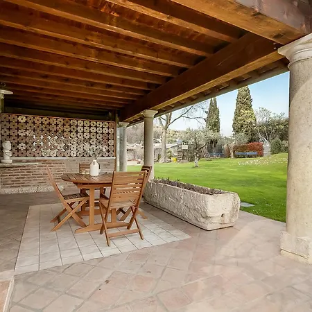 Cascina Crocelle With View And Shared Pool