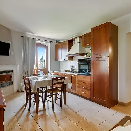 Cascina Crocelle With View And Shared Pool *