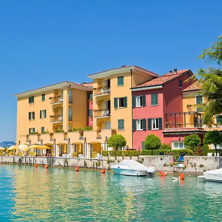 Feriegård Cascina Crocelle With View And Shared Pool Padenghe sul Garda