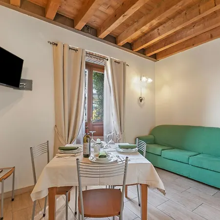 Cascina Crocelle With View And Shared Pool